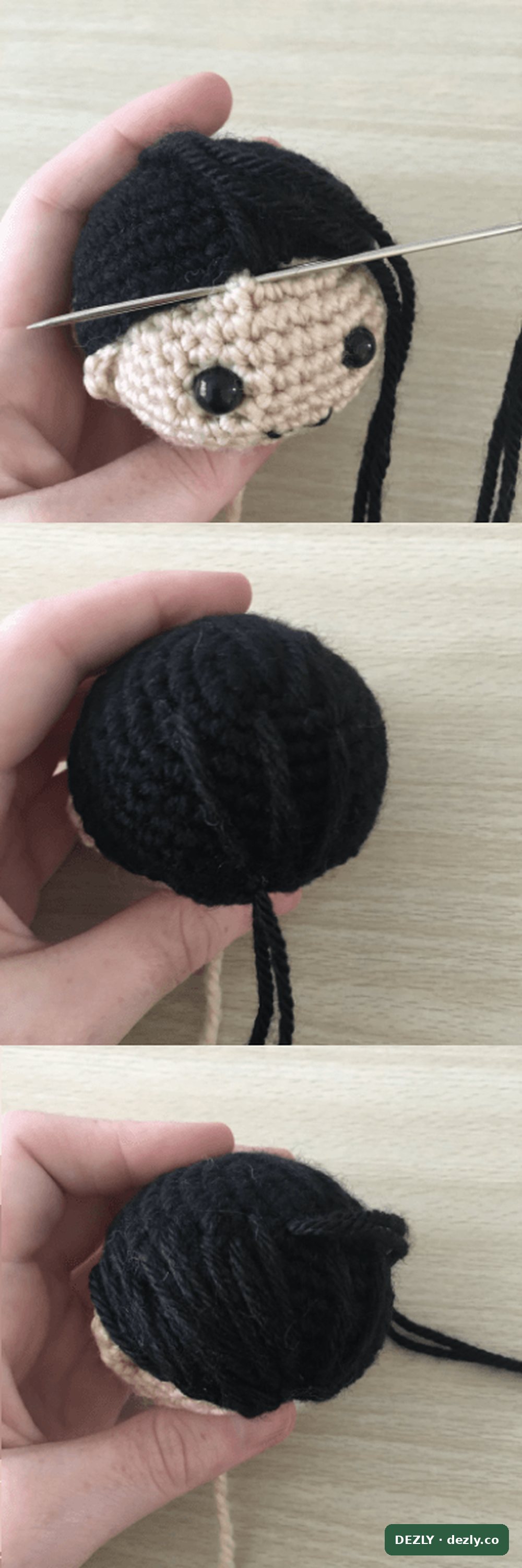 Tres paneles que muestran las hebras de pelo negro cosidas al gorro con una aguja lanera, trabajando desde la parte superior de la cabeza.